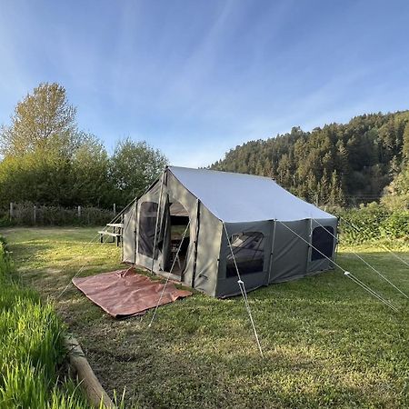 Glamping Tent On The River Klamath Exterior foto